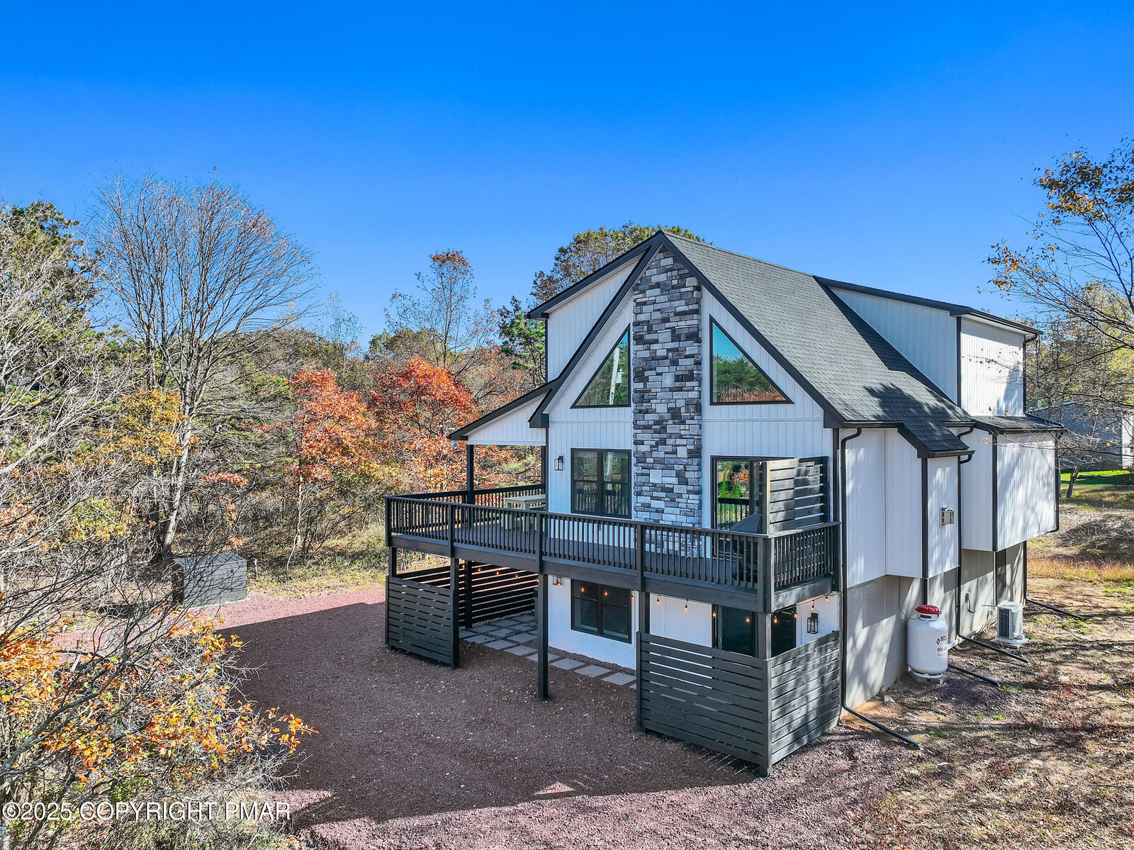 Property Photo: 126 Petrarch Trail PA 18210