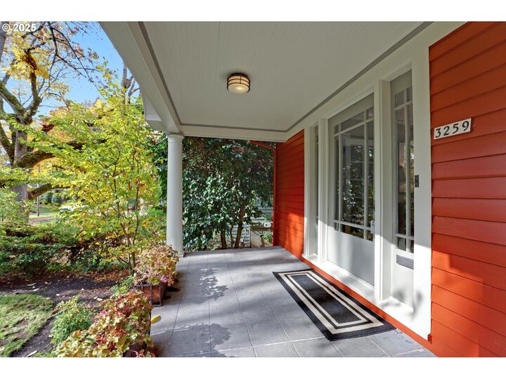 Property Photo: 3259 NE Hoyt St OR 97232