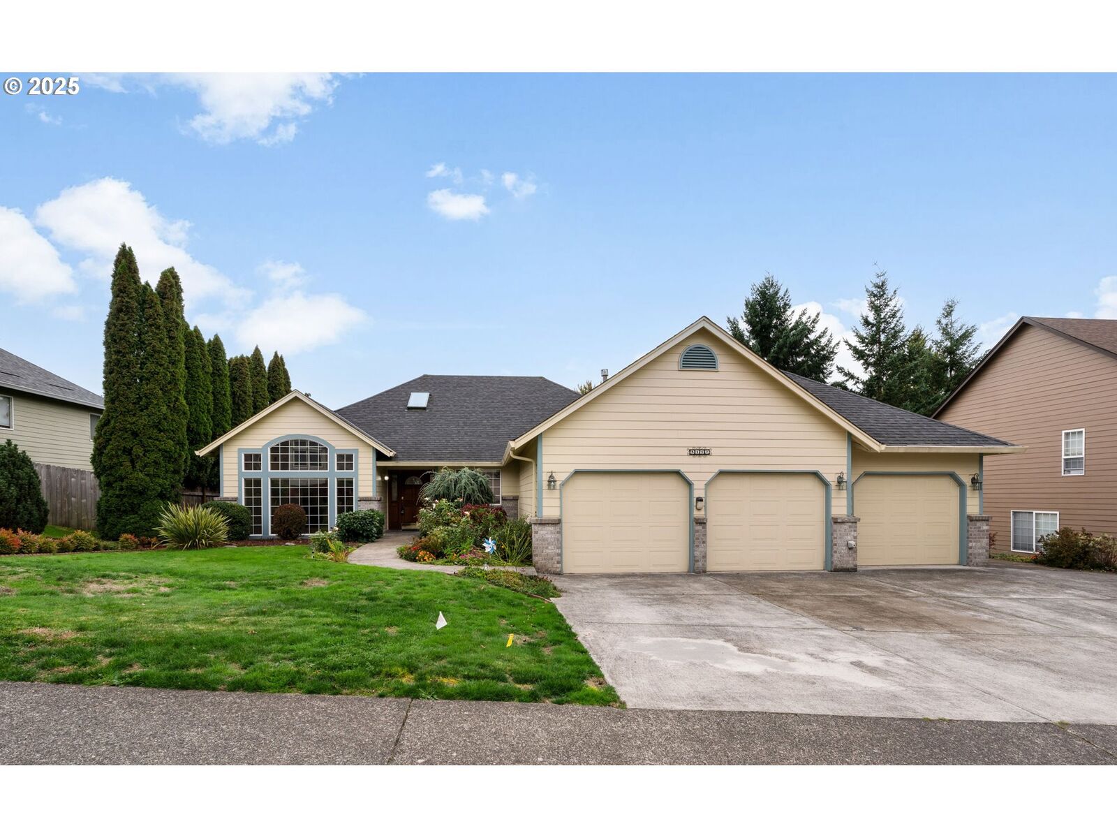 Property Photo:  3117 NE 106th St  WA 98686