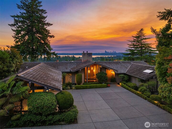 9501 NE 13th Street  Clyde Hill WA 98004 photo