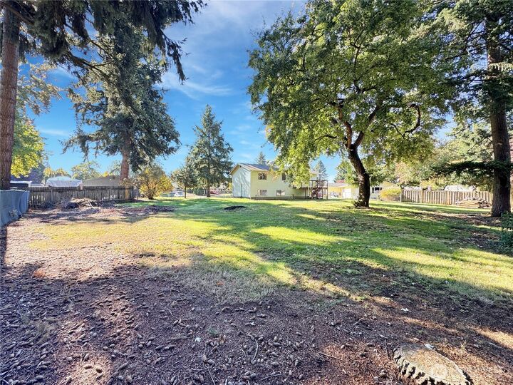 Property Photo:  12310 NE 32nd Street  WA 98682