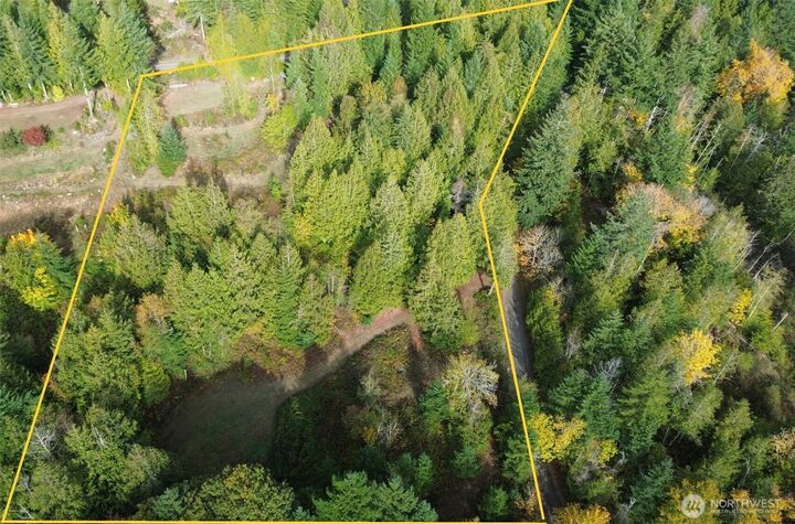 Property Photo:  9999  Dusty Road  WA 98320