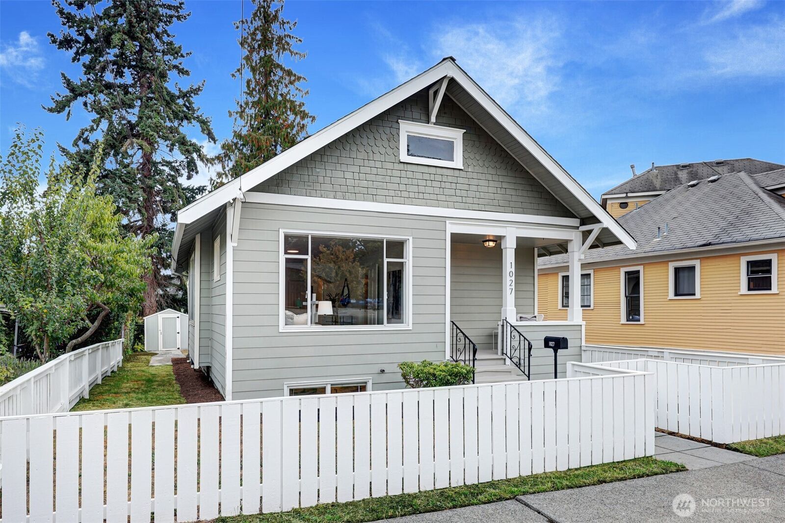 Property Photo:  1027 NW 65th Street  WA 98117