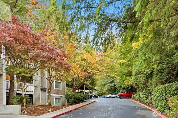 Property Photo:  18501 SE Newport Way G132  WA 98027 