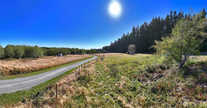 7110  Olin Place  Clinton WA 98236 photo