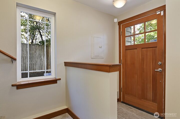 Property Photo:  12307 B  Roosevelt Way NE B  WA 98125 