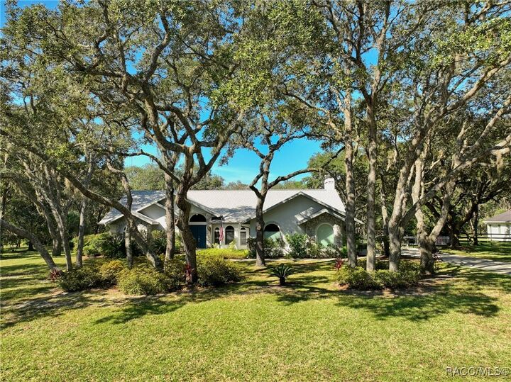 Property Photo:  482 N Indianapolis Avenue  FL 34442 