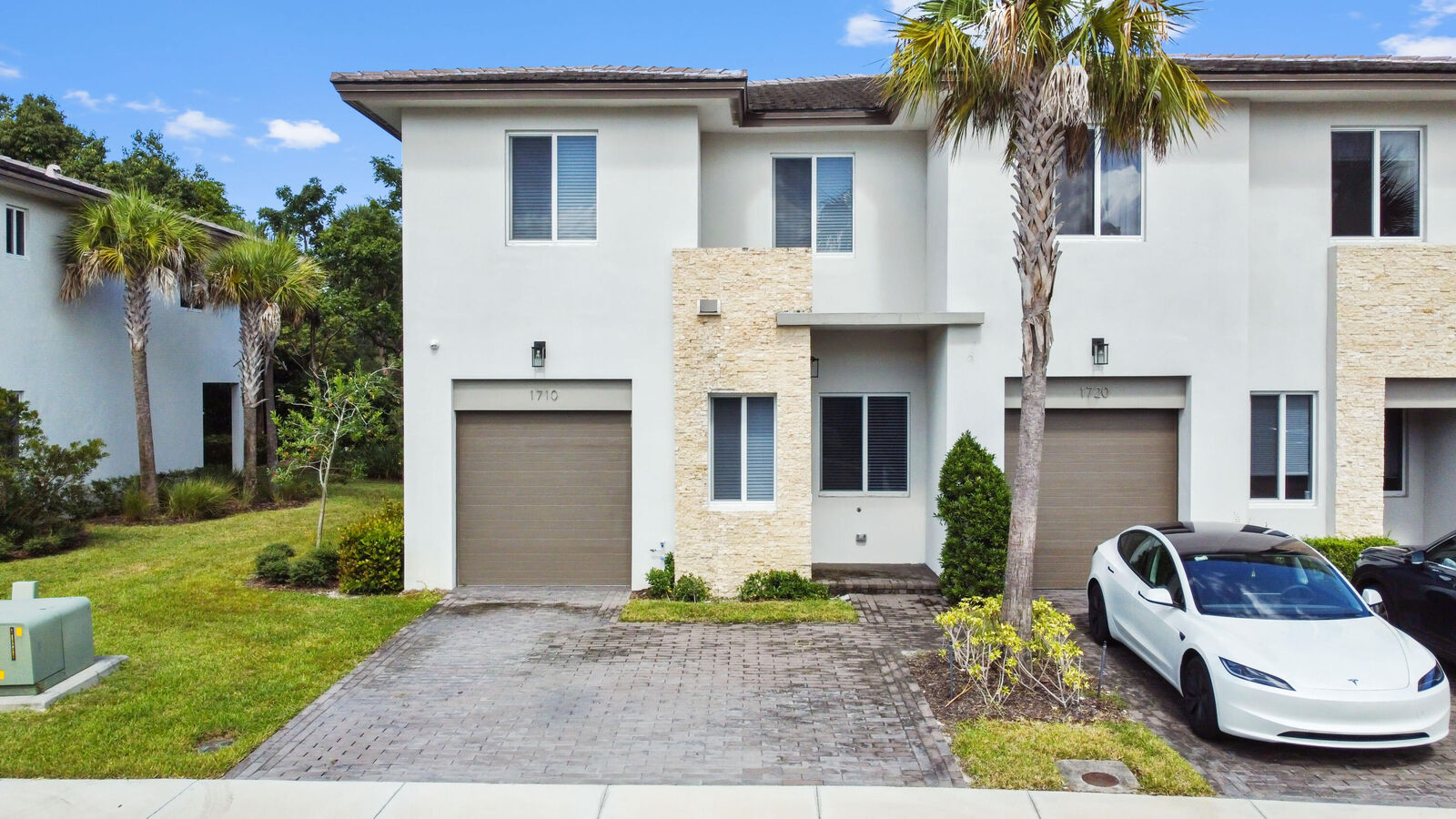 Property Photo:  1710 Pioneer Way  FL 33411 