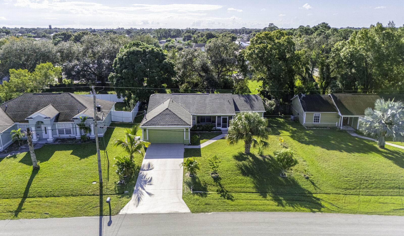 Property Photo:  1626 SW Ruiz Terrace  FL 34953 