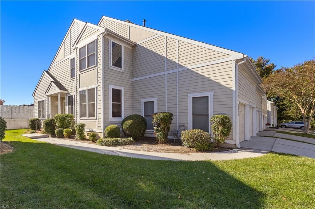 Property Photo:  1040 Collection Creek Way  VA 23454 