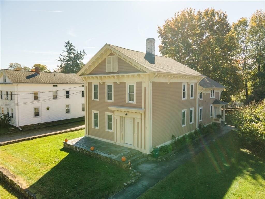 Property Photo:  7 West Street  RI 02804