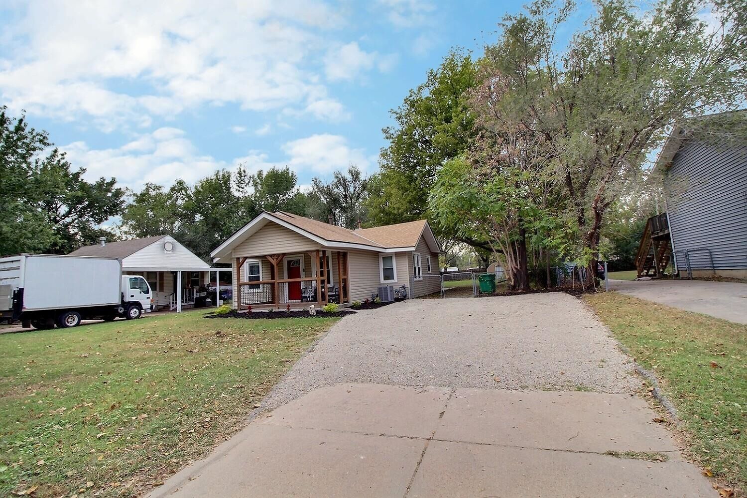 Property Photo:  413 N Anna  KS 67212
