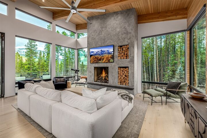 Property Photo:  735 Gold King Way  CO 80424