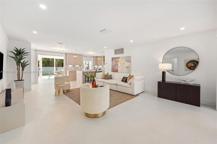 Property Photo:  5512 Grant St  FL 33021