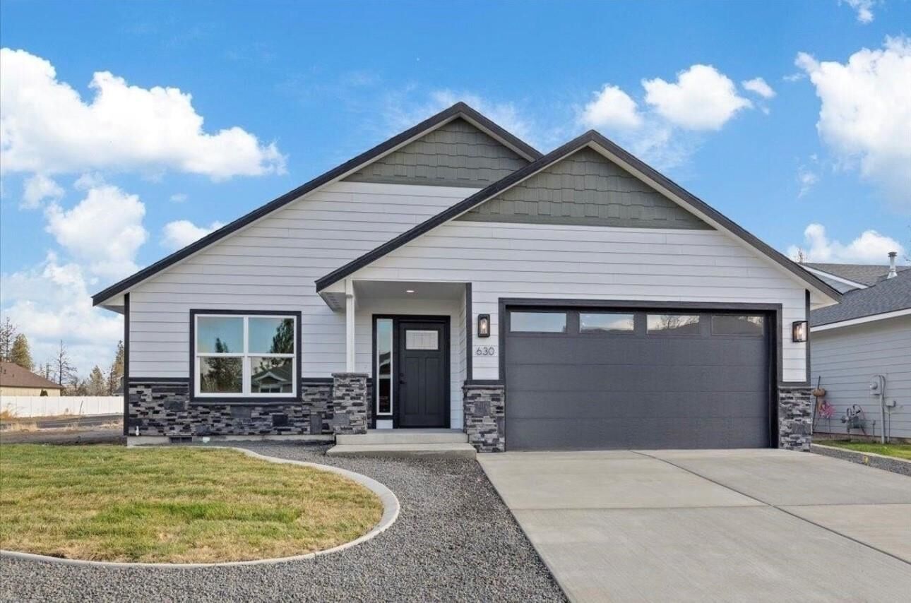 Property Photo:  522 S Stanley St  WA 99022