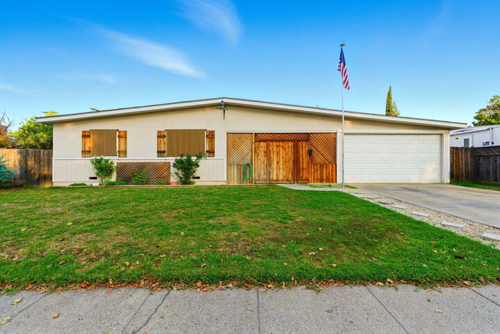 Property Photo:  2422 S West Street  CA 93277