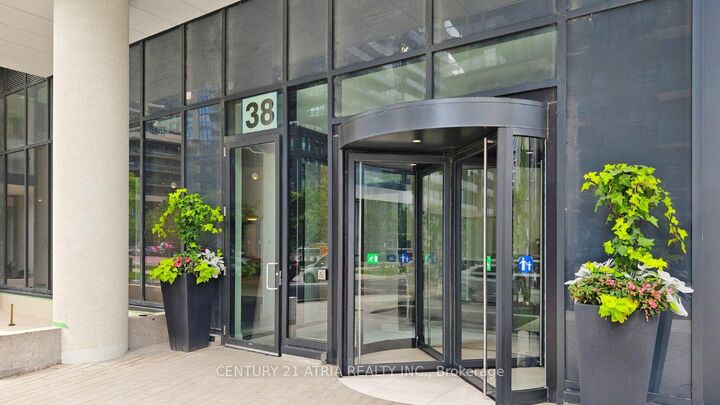 Photo de la propriété:  38 Annie Craig Drive 3903  ON M8V 0G9 