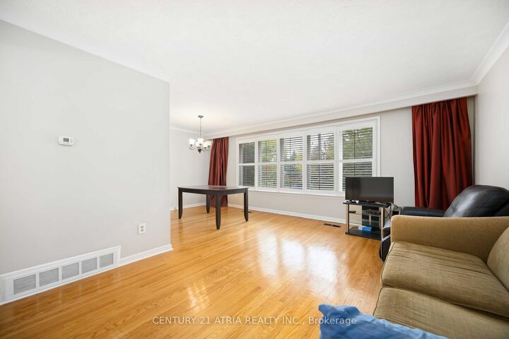 Property Photo:  39 Amberdale Drive  ON M1P 4B9