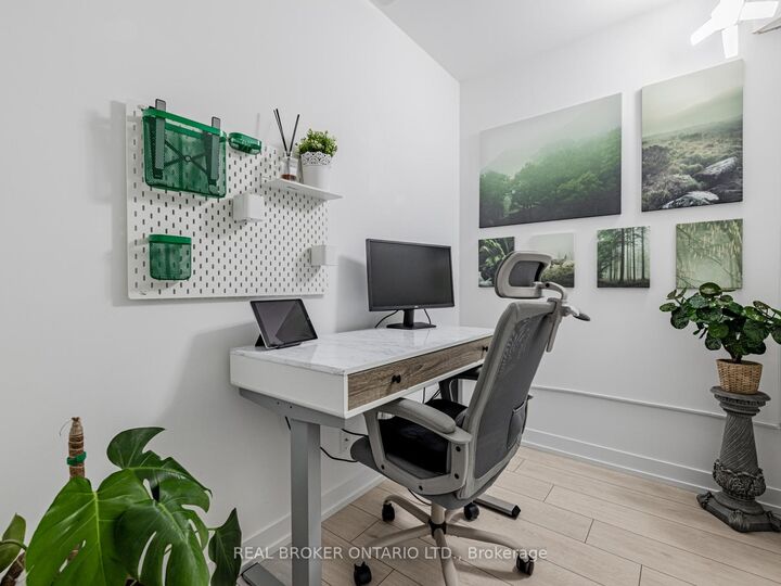 Property Photo:  950 Portage Parkway 2501  ON L4K 0J7