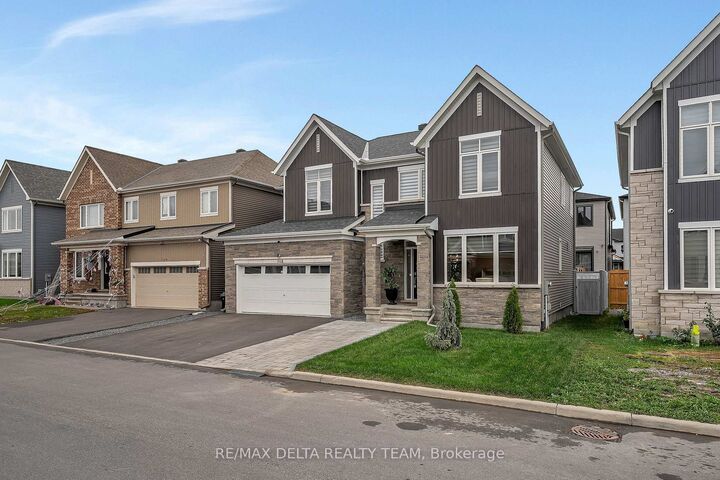 Property Photo: 748 Vennecy Terrace ON K1W 1H2
