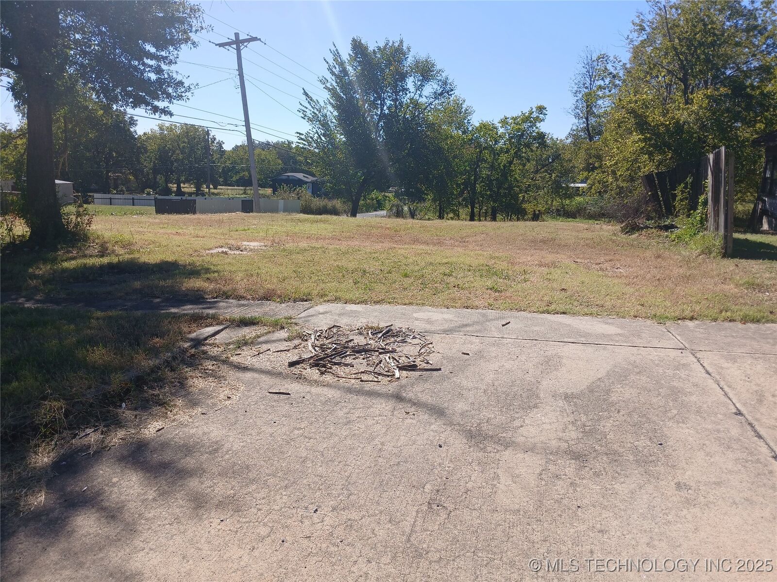 Property Photo:  304 W Monroe Avenue  OK 74501