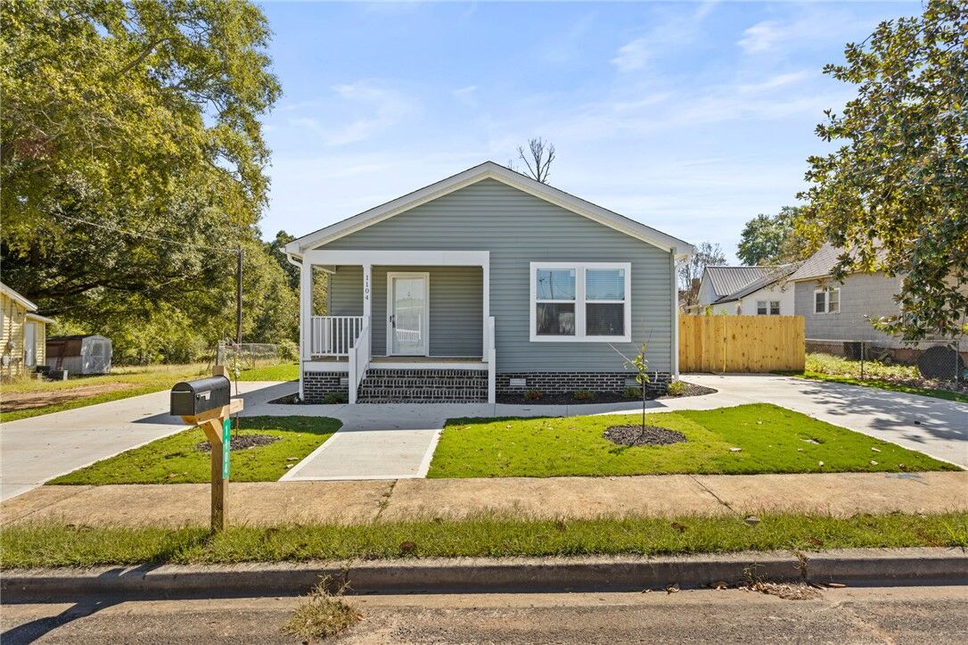 Property Photo:  1104 E Front Street  SC 29655