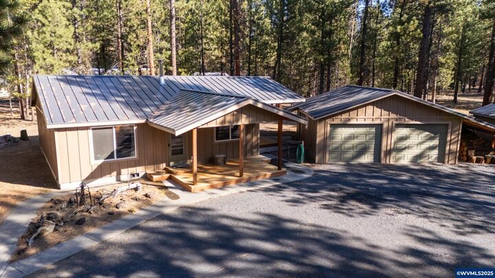 Property Photo:  14870 S Sugar Pine Wy  OR 97739