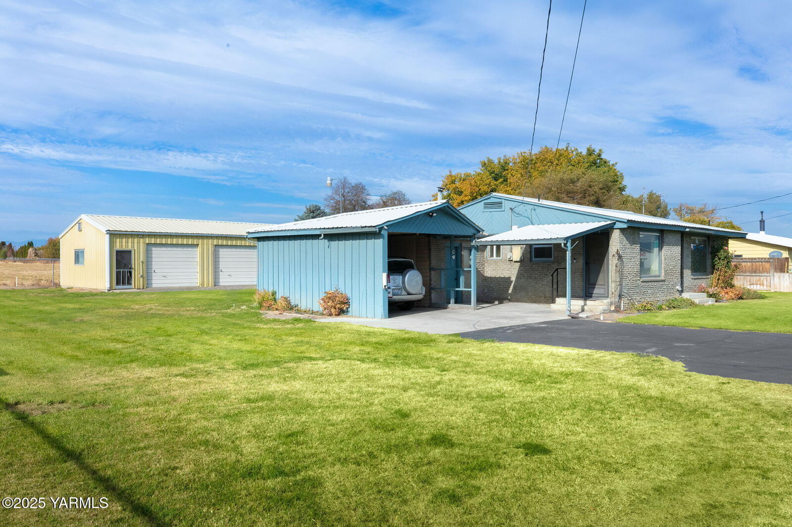 Property Photo:  2608 S 16th Ave  WA 98903