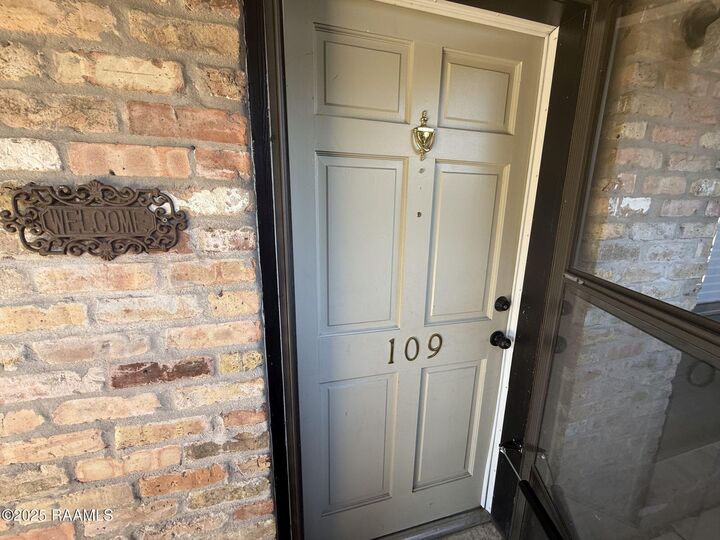 Property Photo: 701 S College Road 109 LA 70503