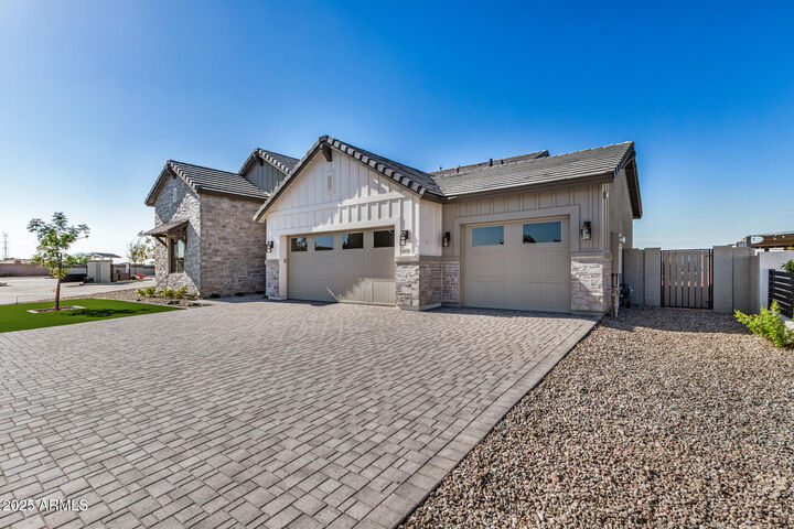 Property Photo: 1606 E Minton Street AZ 85203