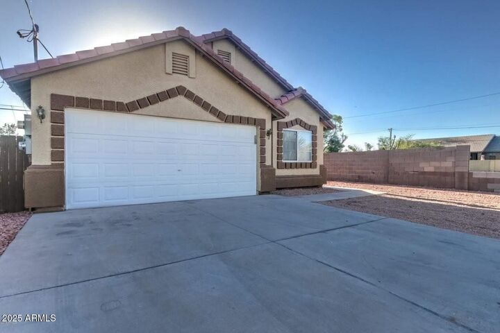 290 N Fresno Street  Chandler AZ 85225 photo