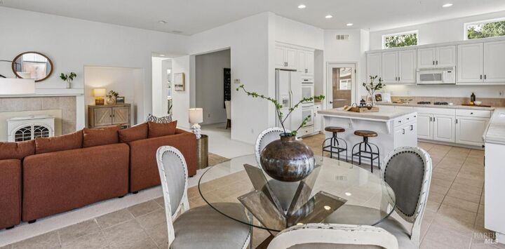 Property Photo:  1971 Lansdowne Way  CA 94954