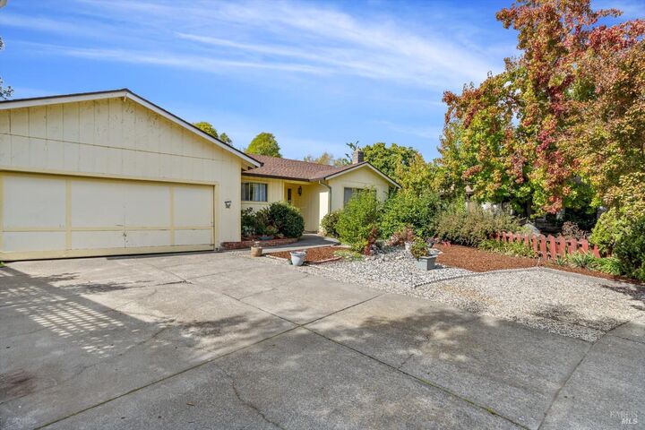 Property Photo:  2320 Masterson Court  CA 95403