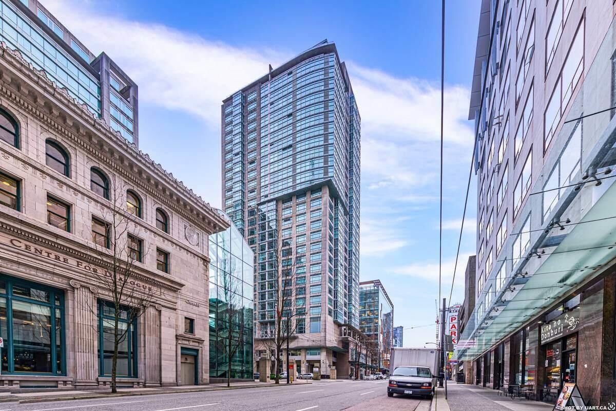 Property Photo: 438 Seymour Street 810 BC V6B 6H4