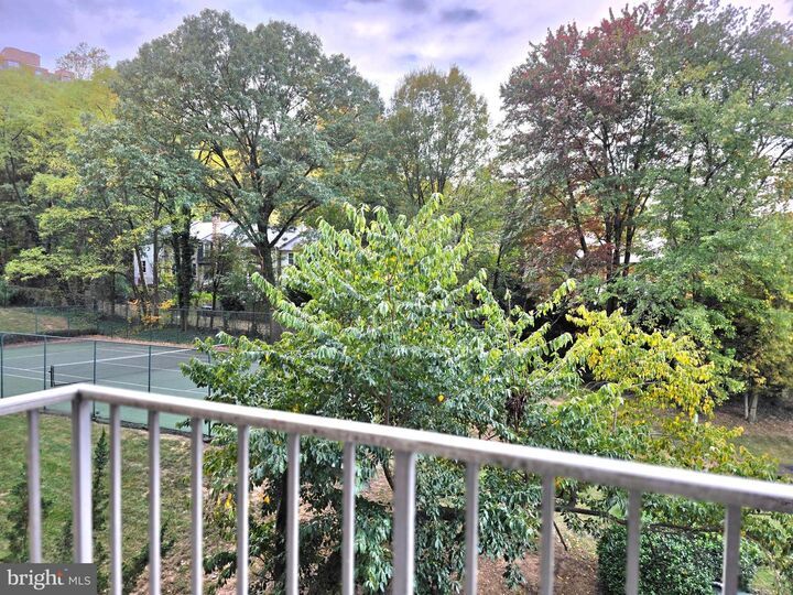 Property Photo:  2059 Huntington Avenue 312  VA 22303
