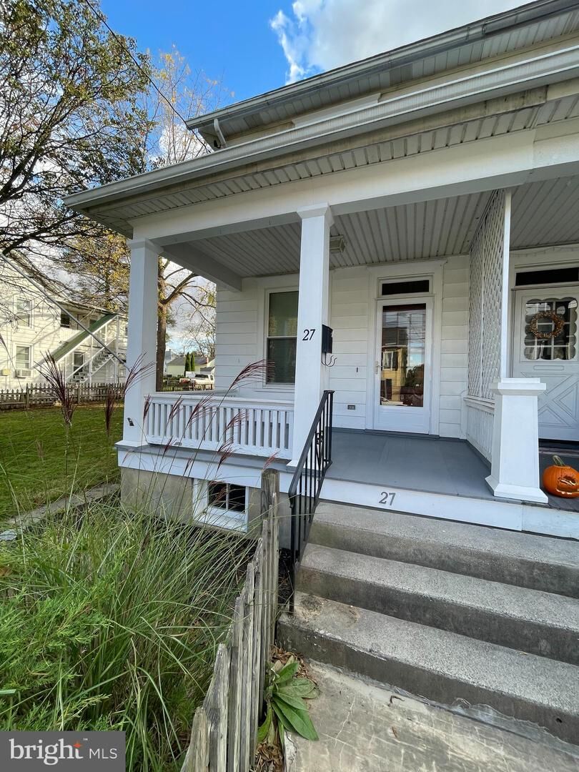 Property Photo:  27 W High Street  PA 17036