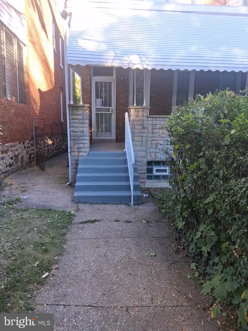 Property Photo:  1405 N Longwood Street  MD 21216