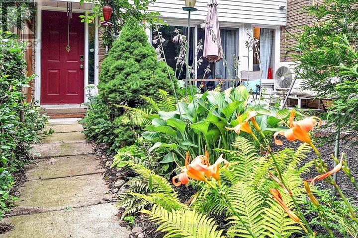 Property Photo: 237 Milestone Crescent 85 ON L4G 3M2