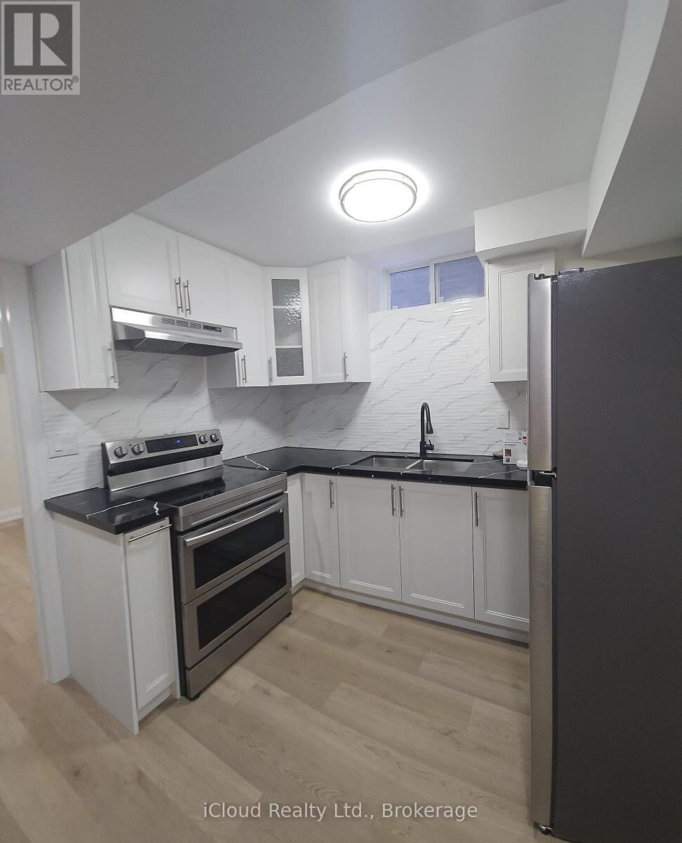 Property Photo: 1142 Skyridge Blvd Boulevard ON L1X 0M4