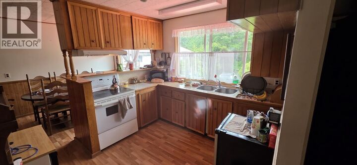 Property Photo:  4 Newcombe Avenue  BC V0T 1R0 