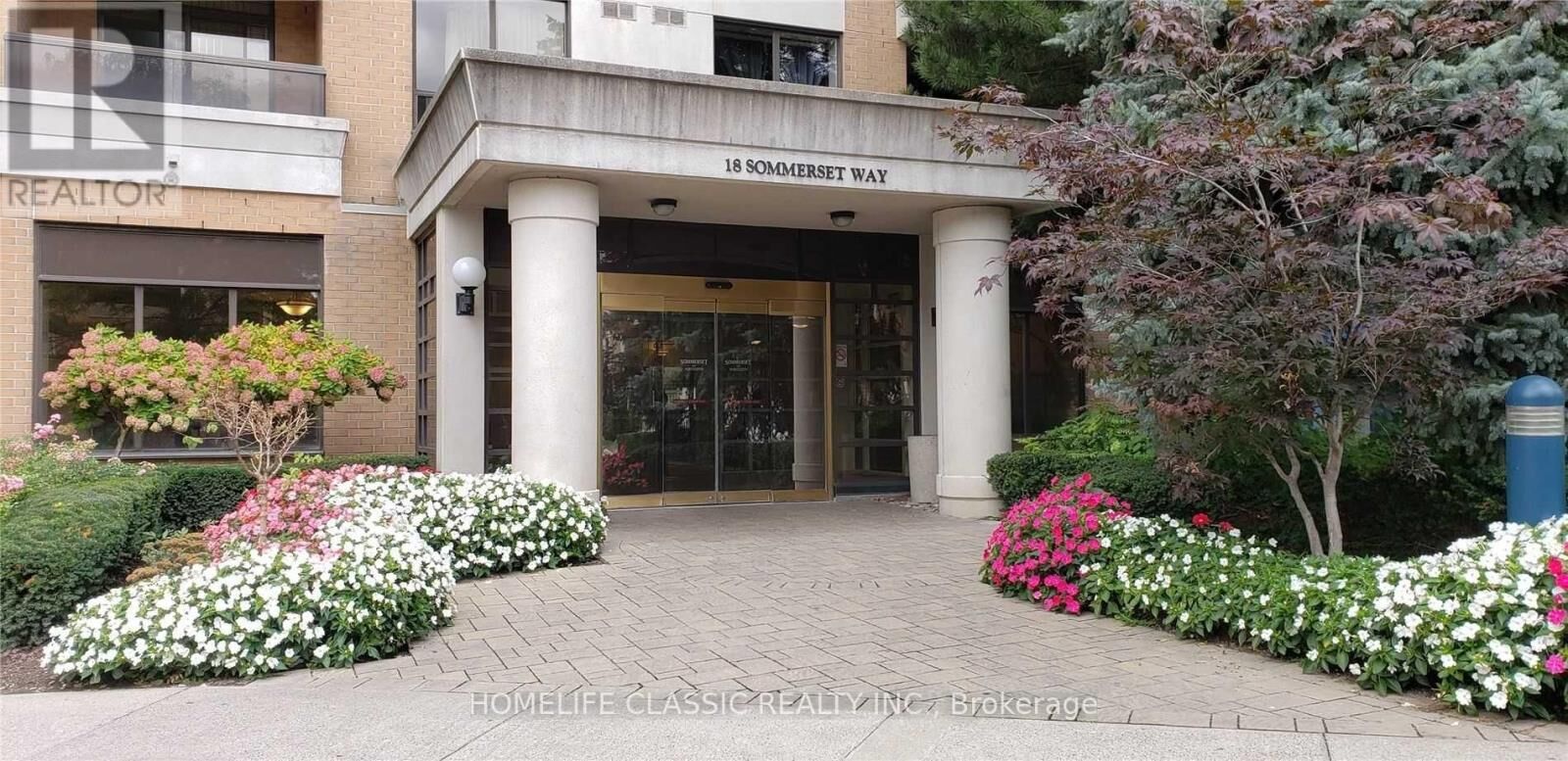 Property Photo:  18 Sommerset Way 502  ON M2N 6X5 