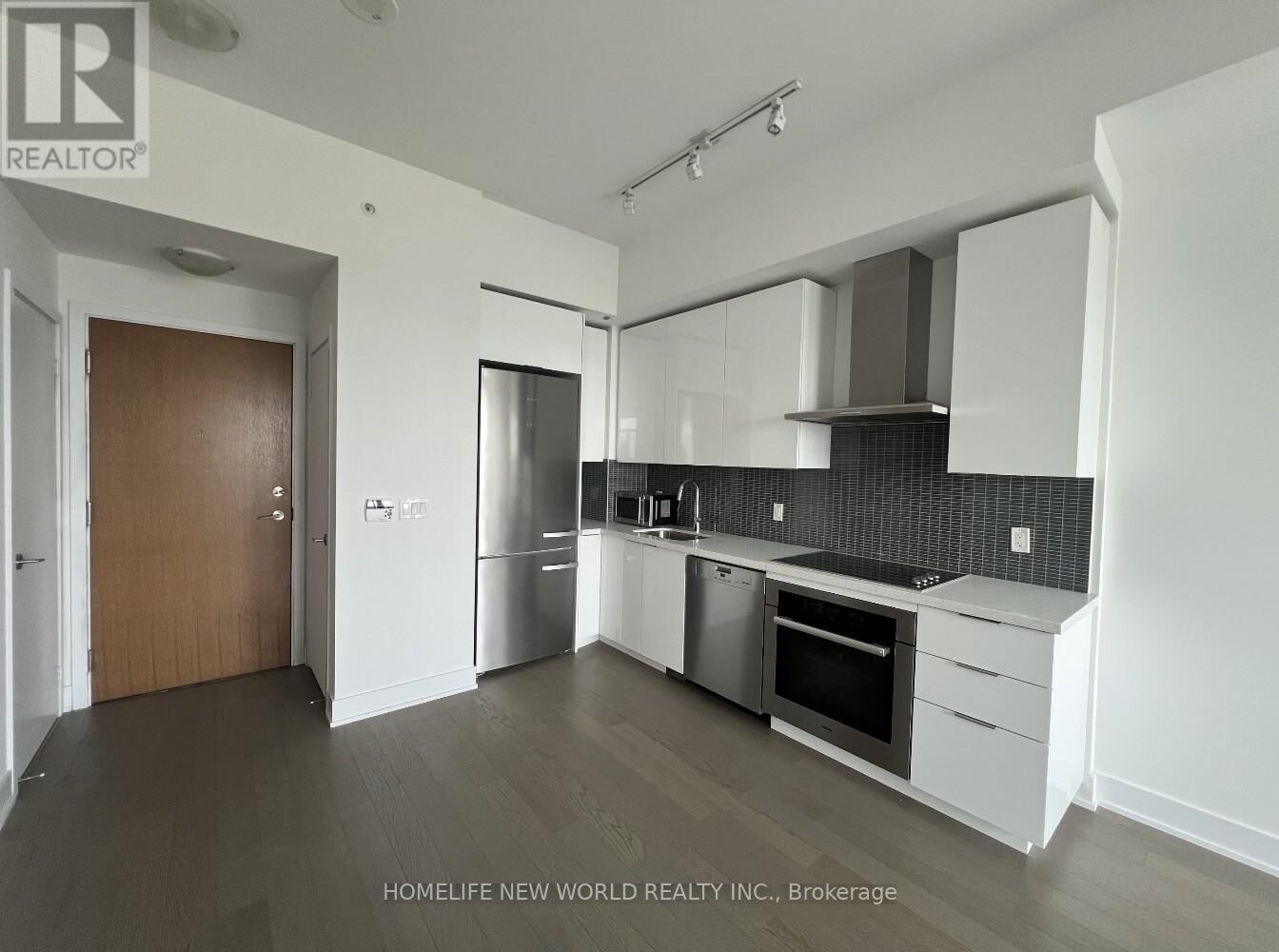 Property Photo:  30 Shore Breeze Drive 6303  ON M8V 0J1 