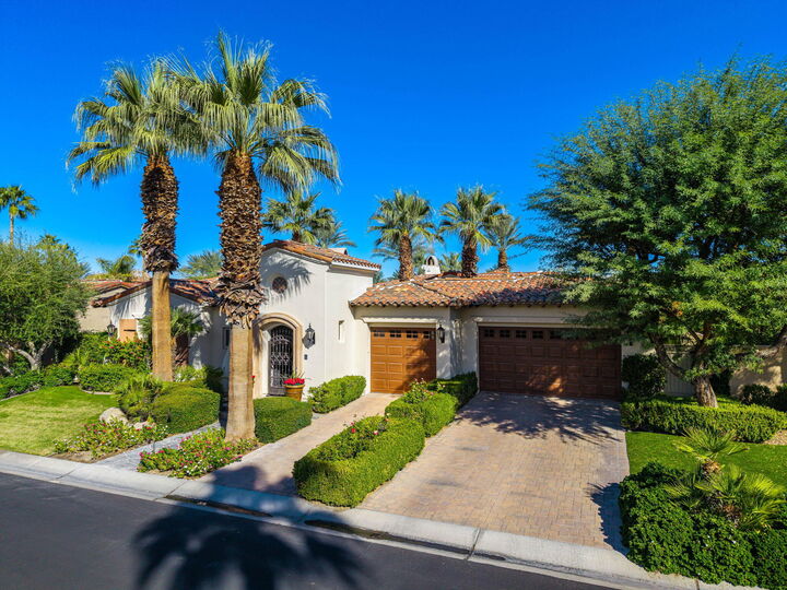 Property Photo:  75836 Via Cortona  CA 92210