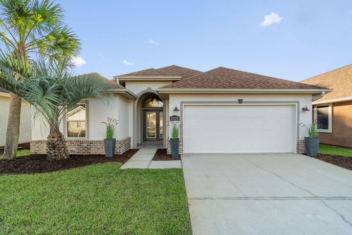 Property Photo:  2071 Fountainview Drive  FL 32566