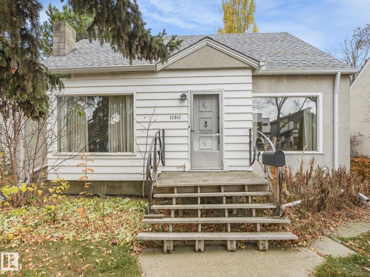 Photo de la propriété:  11311 75 Avenue NW  AB T6G 0H6