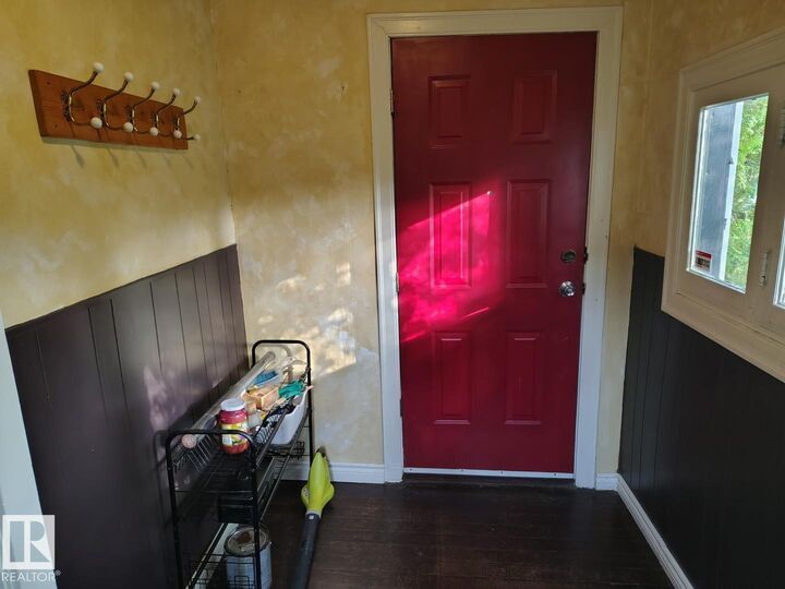 Property Photo:  11343 69 Street NW  AB T5B 1R8