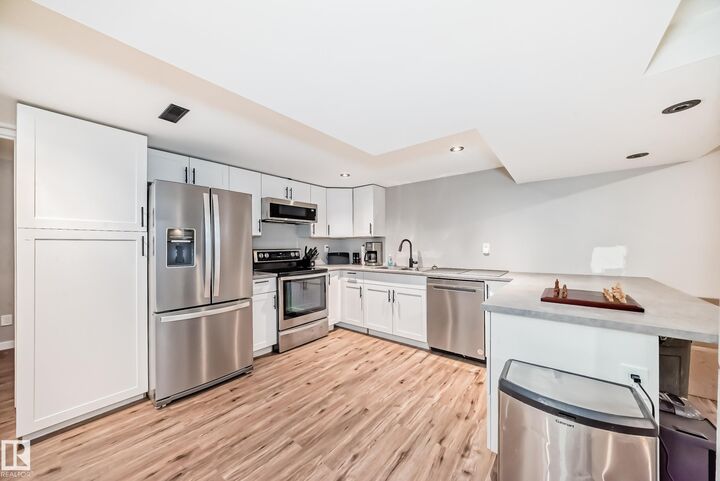 Property Photo:  103 Woodside Crescent  AB T7X 3V2 