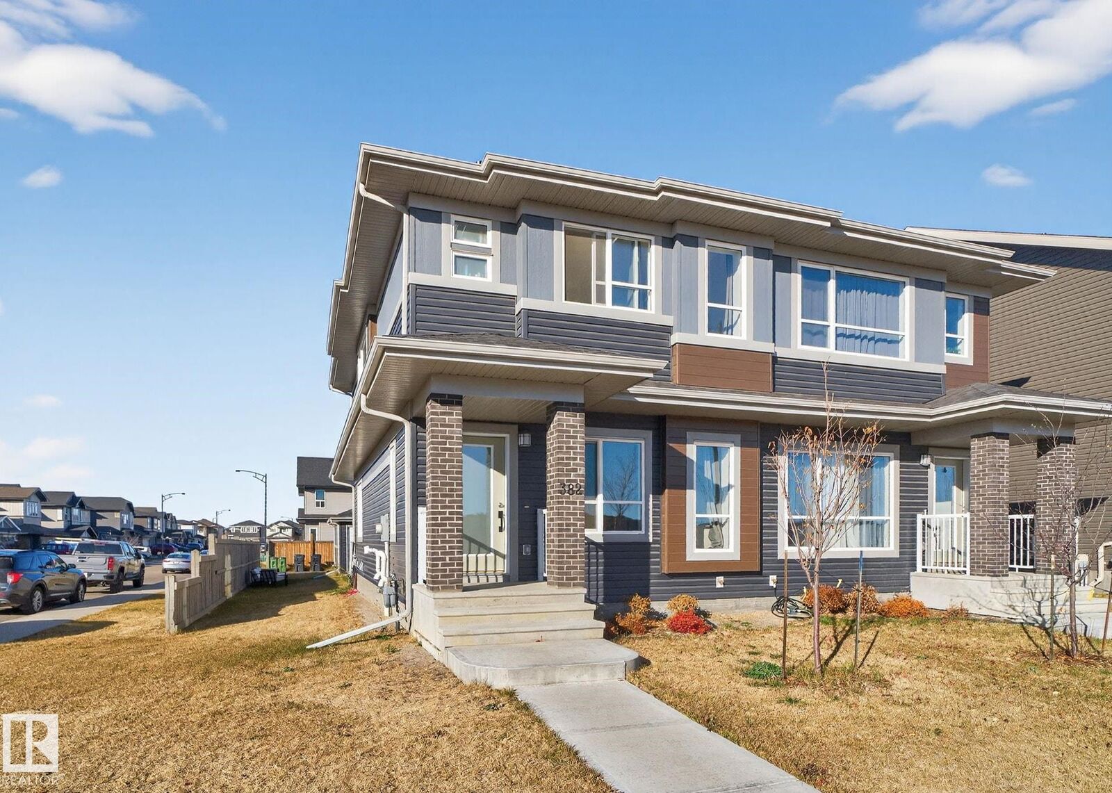 Property Photo:  382 Crystallina Nera Drive NW  AB T5Z 0R9
