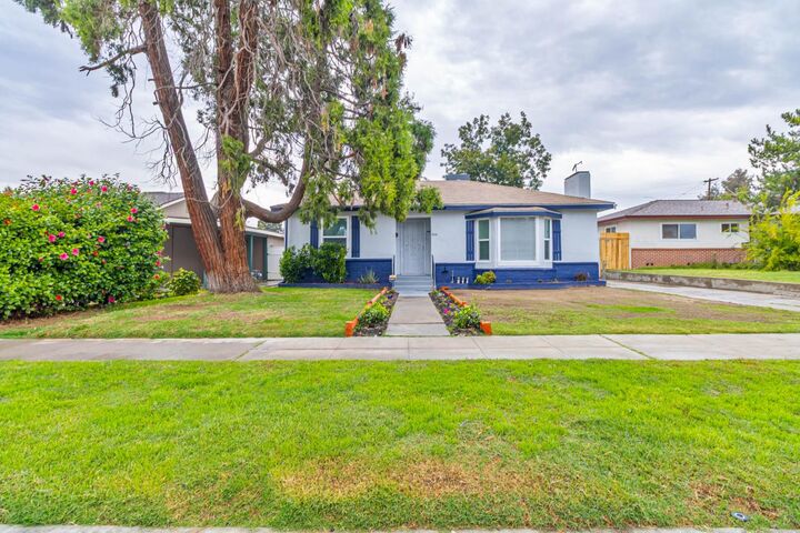 Property Photo: 934 W Terrace Avenue CA 93705