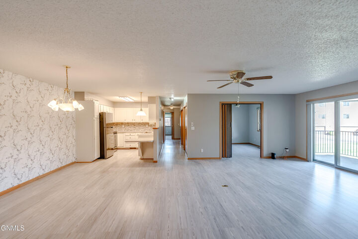 Property Photo:  3305 Montreal Street 202  ND 58503